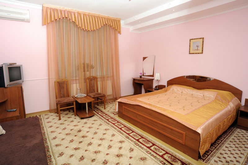 Majami Hotel Chisinau Ngoại thất bức ảnh