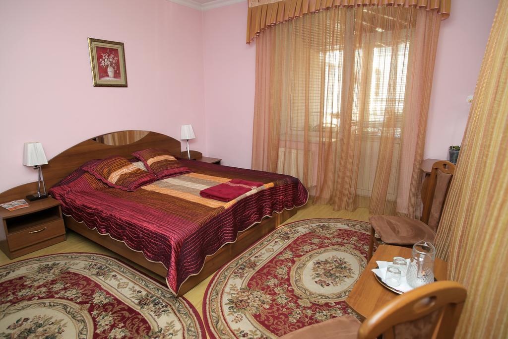 Majami Hotel Chisinau Ngoại thất bức ảnh